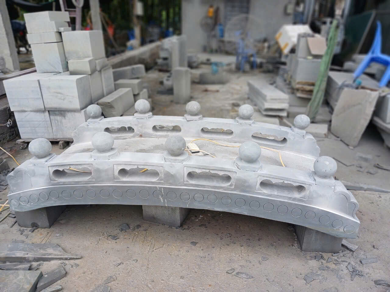 Cầu đá sân vườn